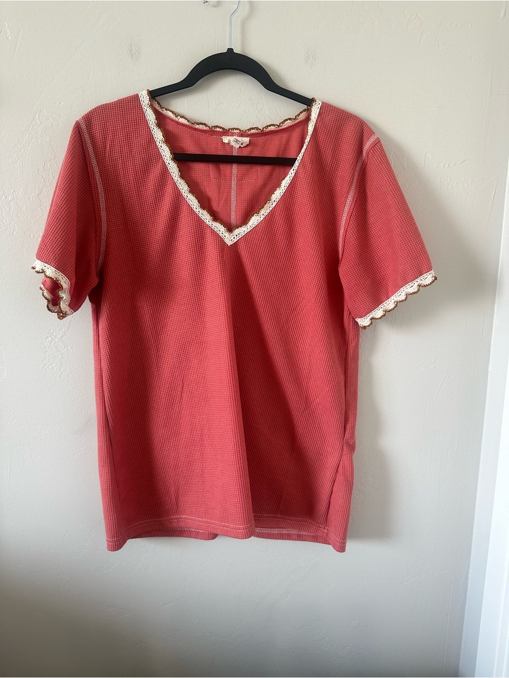 POL Coral V-Neck Tee with Cream Lace Trim